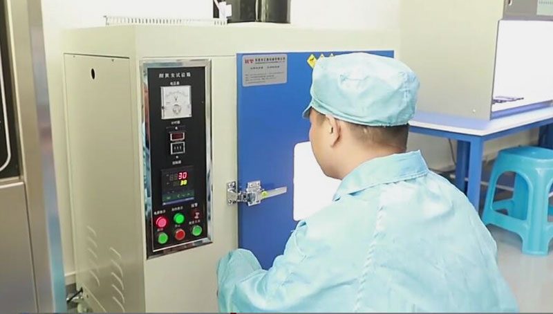 硅膠制品噴有手感油有什么作用？